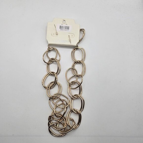 Necklace and hoop Earrings Chainlink Set Mia Collection- Gold Toned - Picture 3 of 9